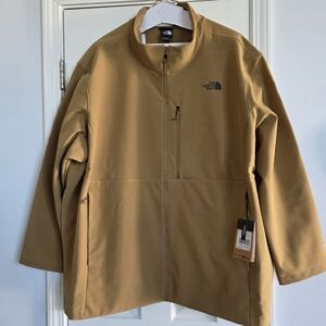 The North Face Men's Lightweight Jacket in Camel/Tan